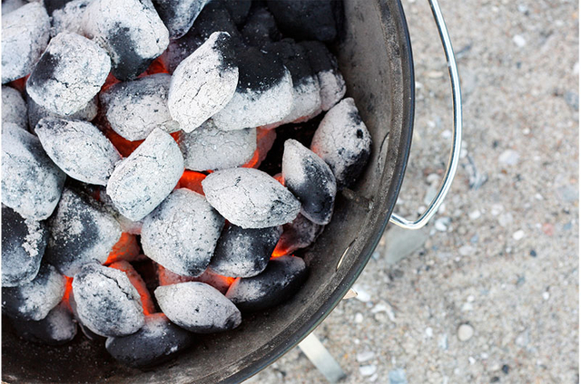 Barbecue charcoal3